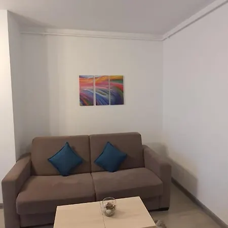 Apartmán Alezzi Beach Seaside Cu Piscina *
