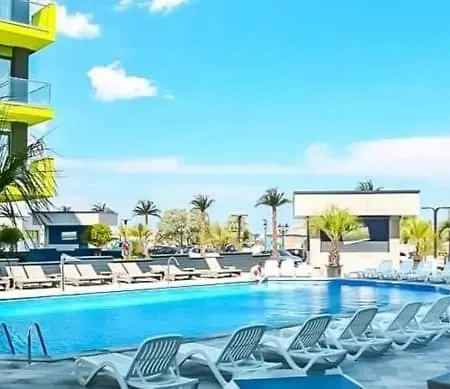Alezzi Beach Seaside Cu Piscina Apartmán Năvodari