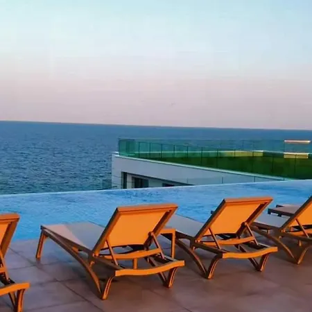 Apartmán Alezzi Beach Seaside Cu Piscina Năvodari