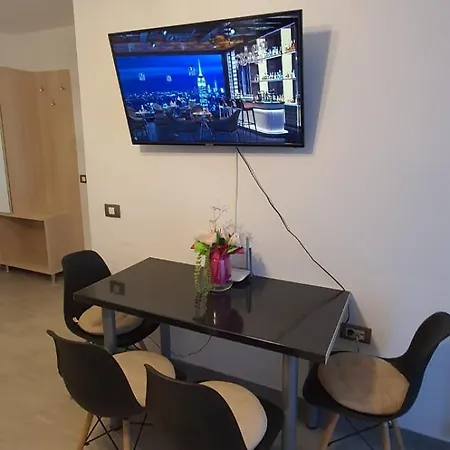 Apartmán Alezzi Beach Seaside Cu Piscina *