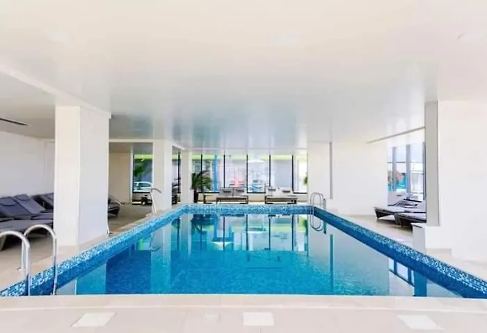 Apartment Alezzi Beach Seaside Cu Piscina Navodari