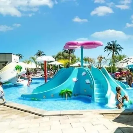 Alezzi Beach Seaside Cu Piscina Năvodari