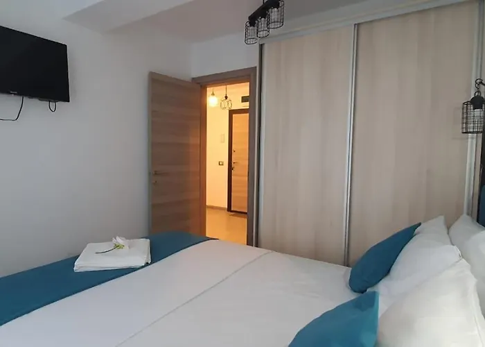 Alezzi Beach Seaside Cu Piscina Apartment Navodari